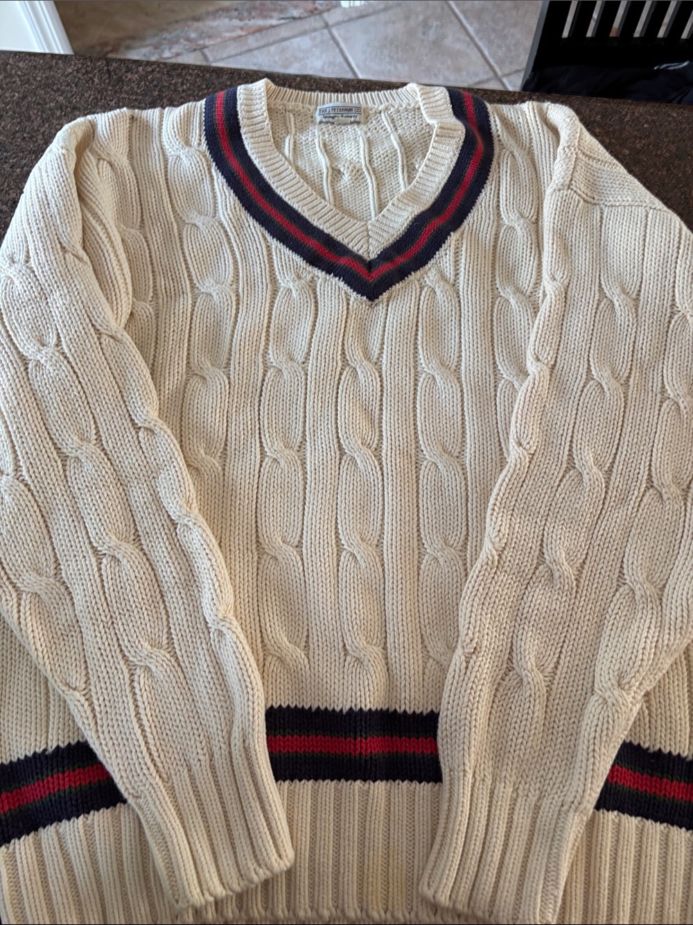 J. Peterman Hong Kong Cotton Cream Cable Knit V-Neck Sweater Navy Red Trim-L